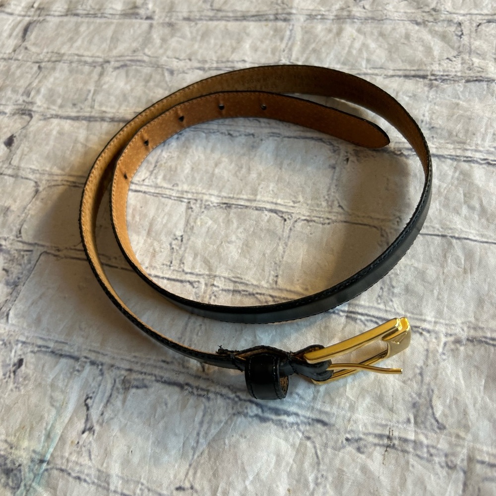 LIZ CLAIBORNE (1990) BLACK THIN BELT WITH GOLD TONE BUCKLE WOMEN’S SIZE MEDIUM